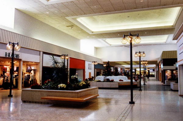 North Kent Mall - Old Photo From Gr Retro